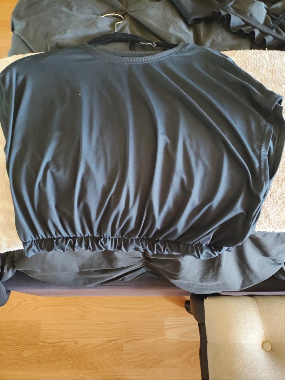 Under Armour Black Elastic-Hem Crop Top